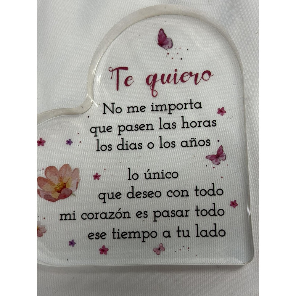 Heart-Shaped Decorative Plaque with Spanish Love Quote